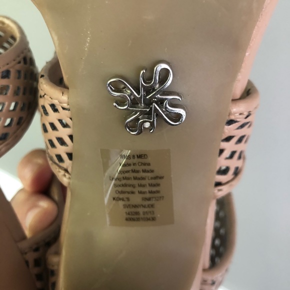 Vera Wang Heels - Picture 8 of 8